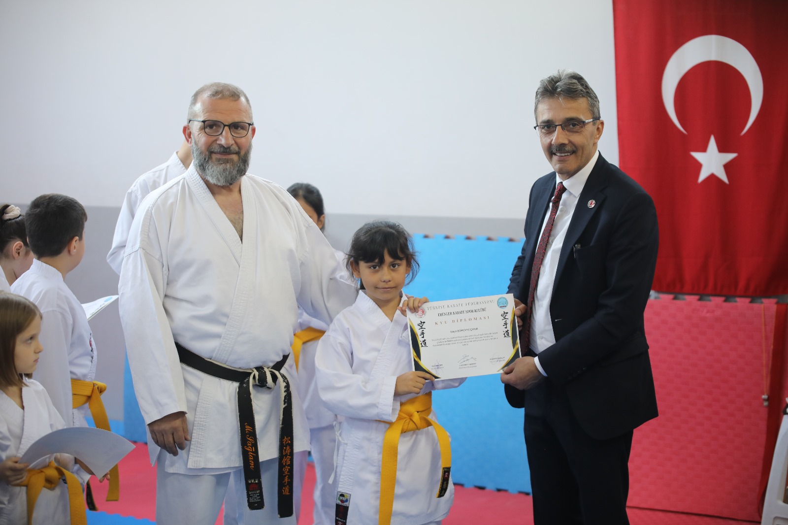 ÇOCUKLARIMIZ İÇİN EN GÜZEL AKTİVİTE SPORDUR”