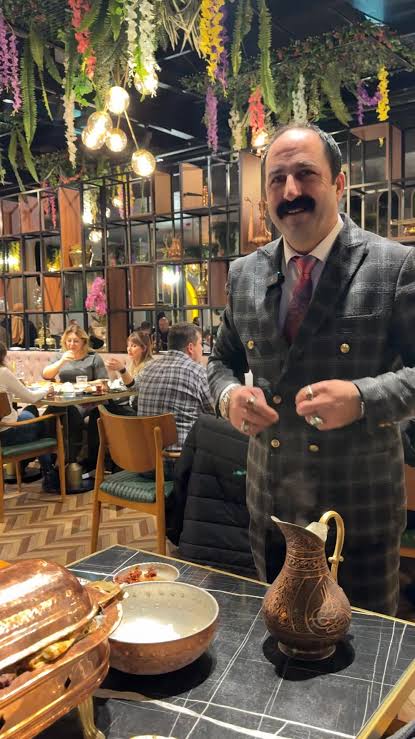 Sakarya’nın Muhteşem Lezzetleri Serdivan’da: Beyti Kebap, 40 Yıllık Ustalıkla Misafirlerini Ağırlıyor