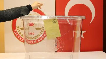 Erenler Hacıoğlu Mahallesi’nde Muhtarlık Seçimi Heyecanı: 8 Aday Yarışıyor