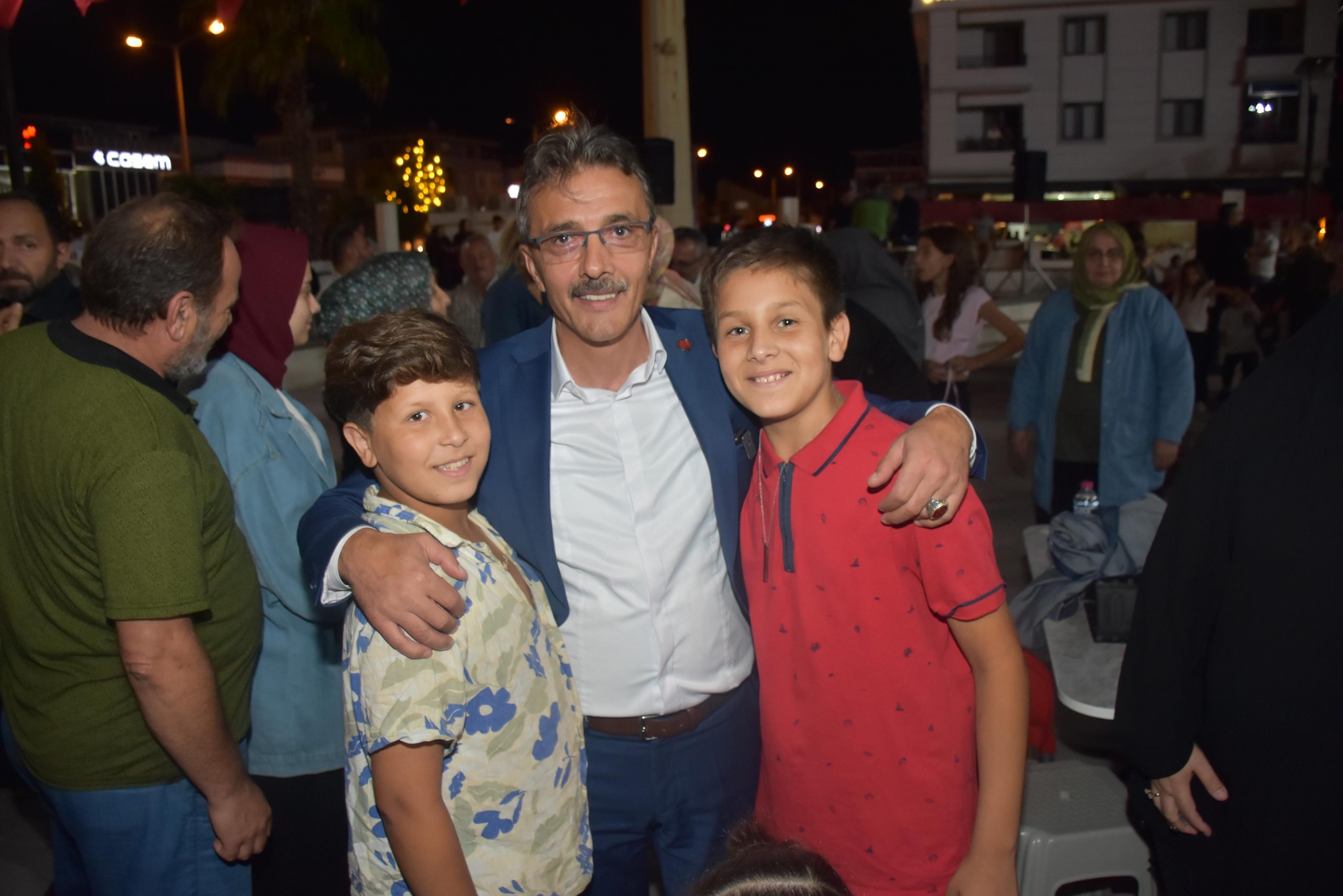 ERENLER DE ‘MAHALLEMDE ŞENLİK VAR’ HIZ KESMİYOR