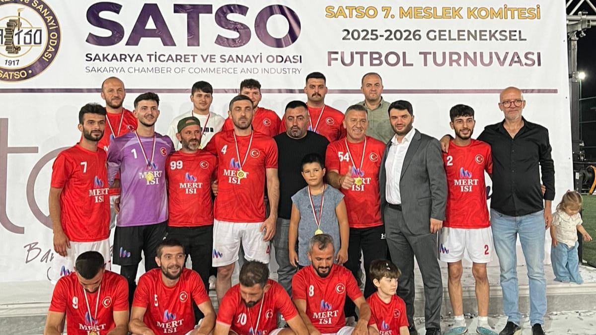 SATSO Futbol Turnuvası’nda şampiyon Mert Isı kupayı kaldırdı