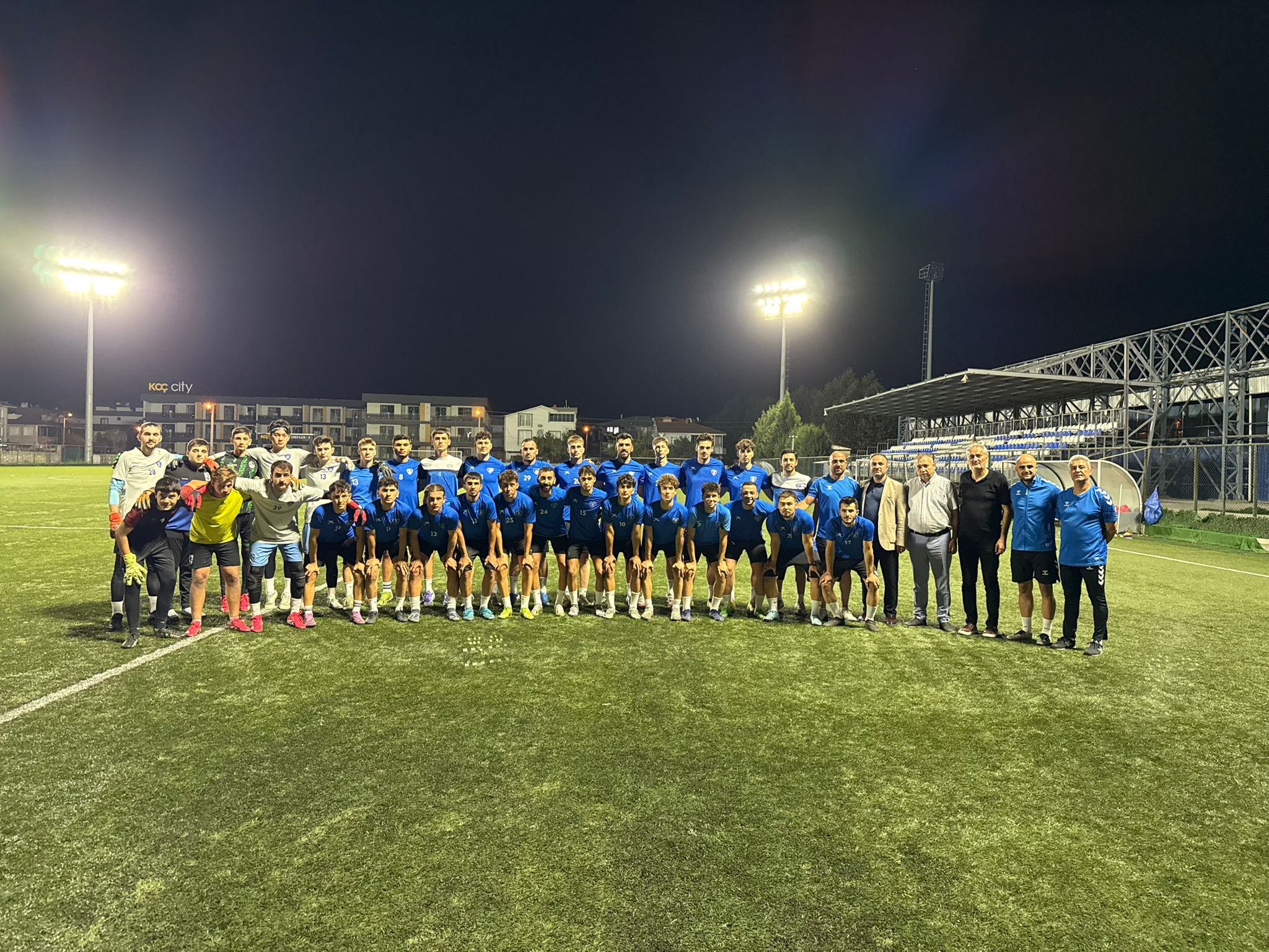 Ak Parti Erenler İlçe Teşkilatından Erenlerspora Ziyaret