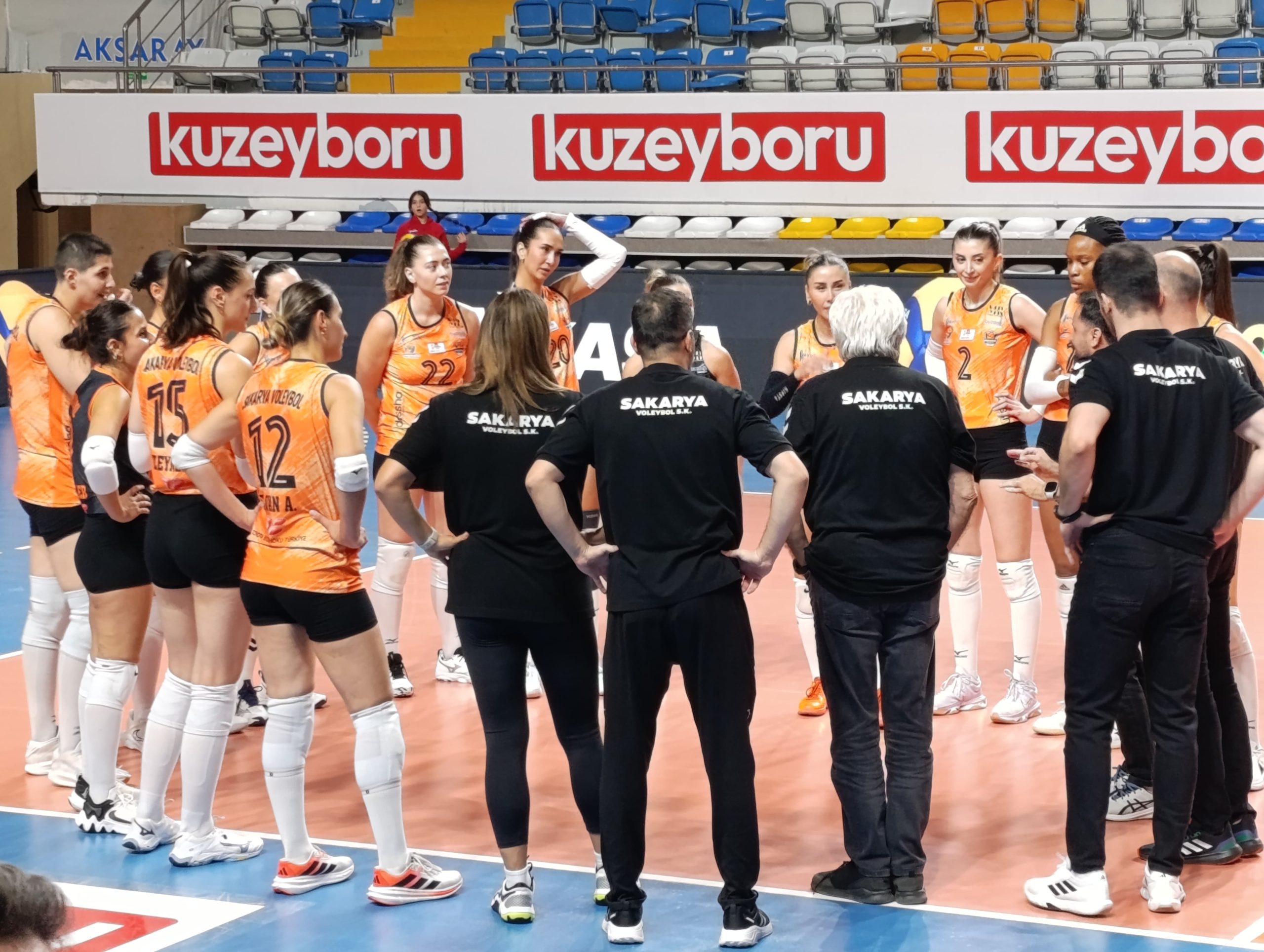 Sakaryanın Sultanları smaç ile başladı 1-3