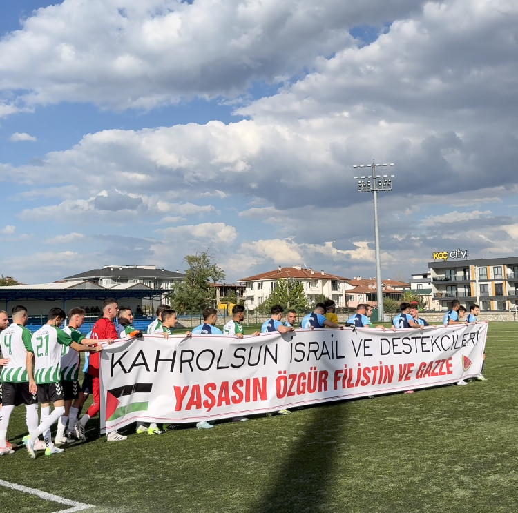 Erenlerspor ve Şerkerspor Futbolcularından Gazze’ye Destek