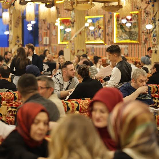 Serdivan’ın Yeni Lezzet Durağı Ahmet Şef’te Sıra Geceleri Devam Ediyor!